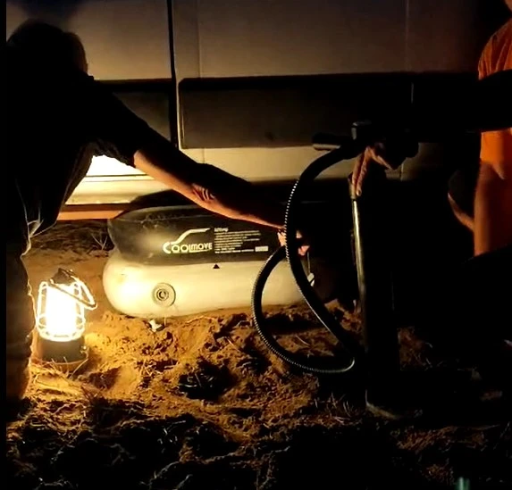 Werkstatt hebt Fahrzeug punktgenau mit Luftkissen an